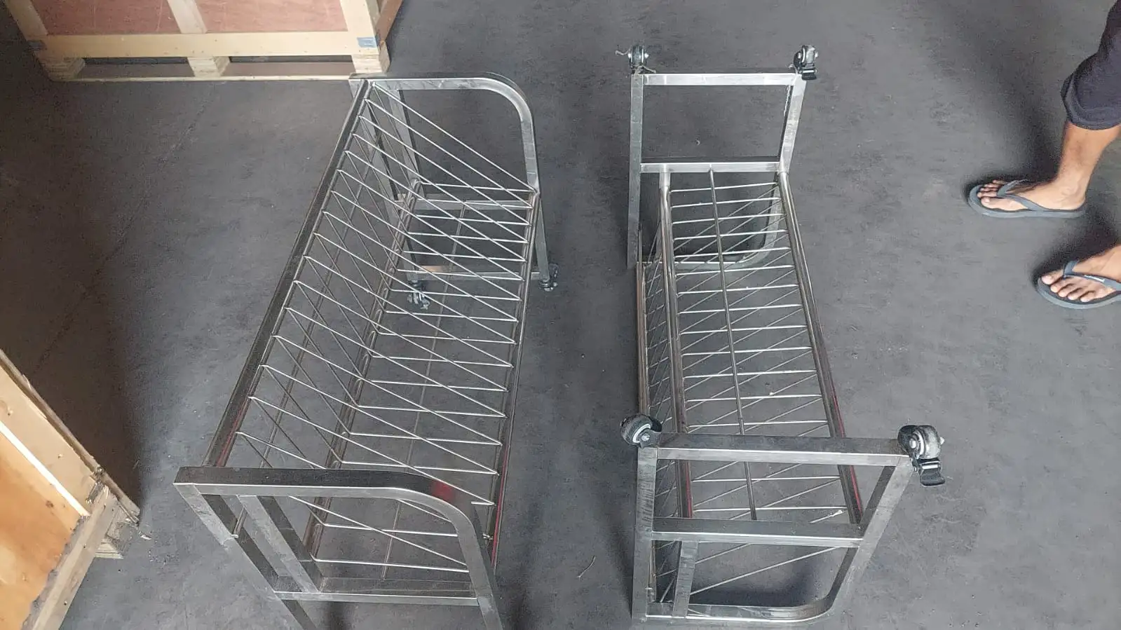 Rak Logam Beroda 92 x 35 x 60 cm